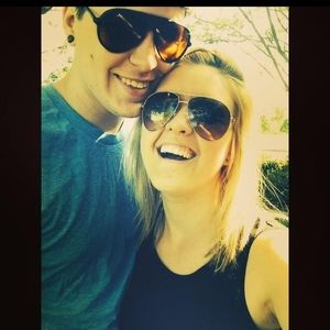 Meet your Posher, Devin